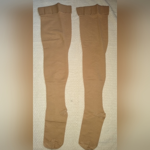 SIGVARIS Medical Compression Stockings - Picture 10 of 12